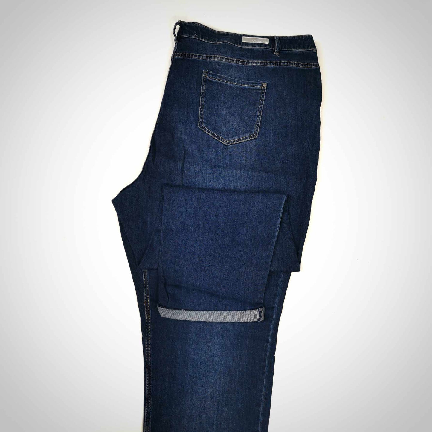Jeans boyfriend foncé, jambes droites et taille haute