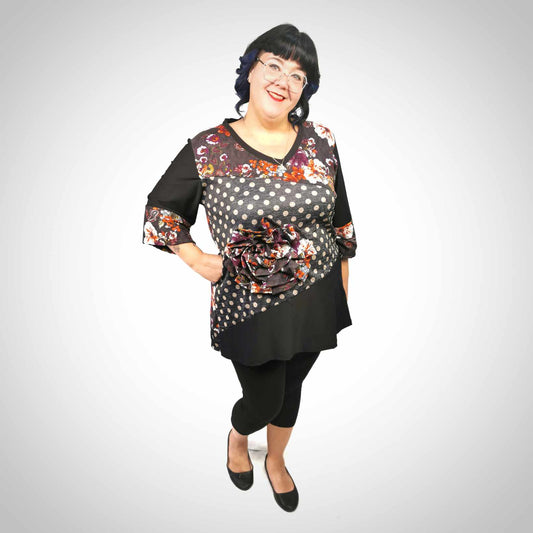 Chandail taille plus tissu recyclé fleuri, noir et pois