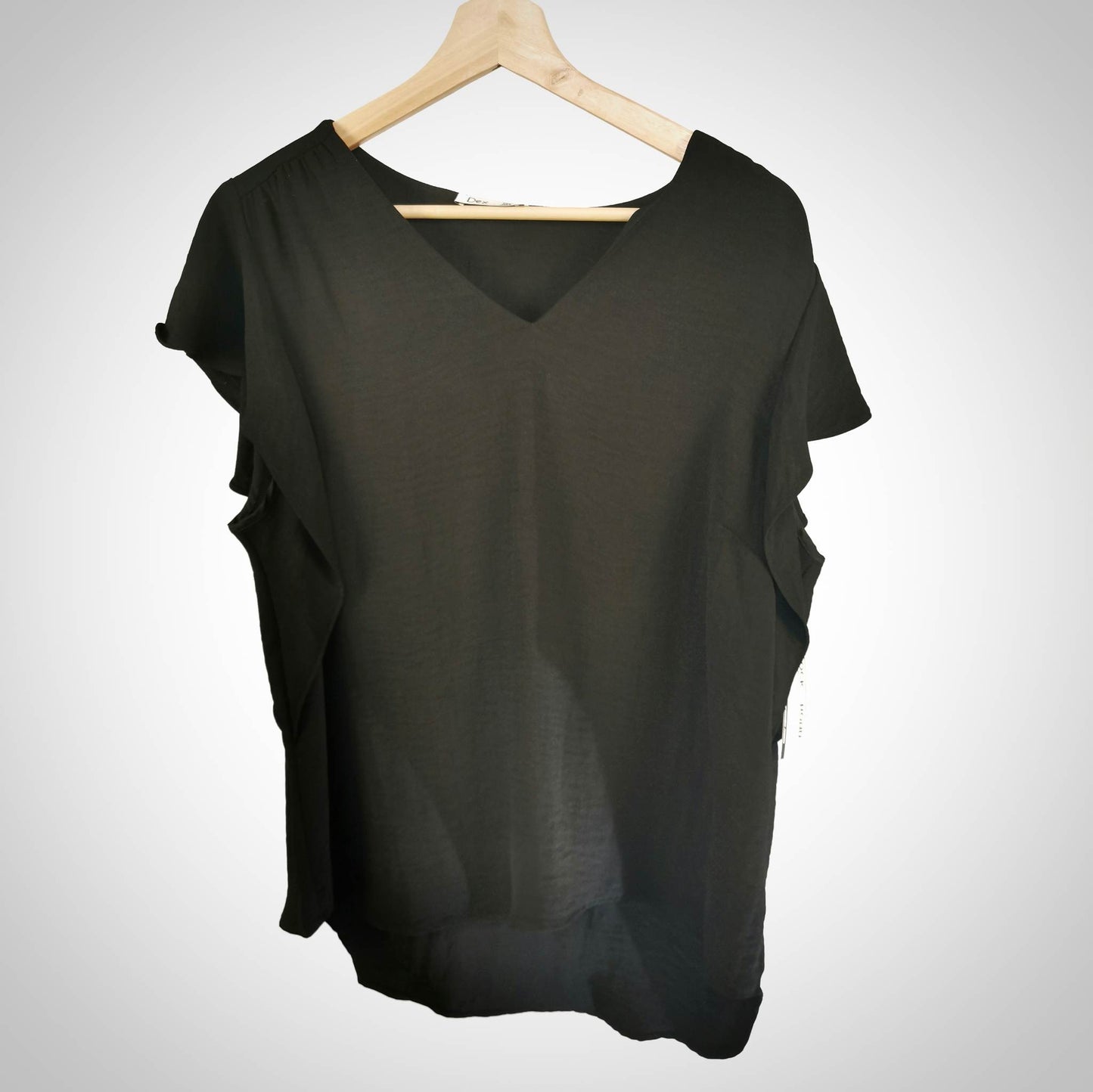 Chandail noir manches à volant