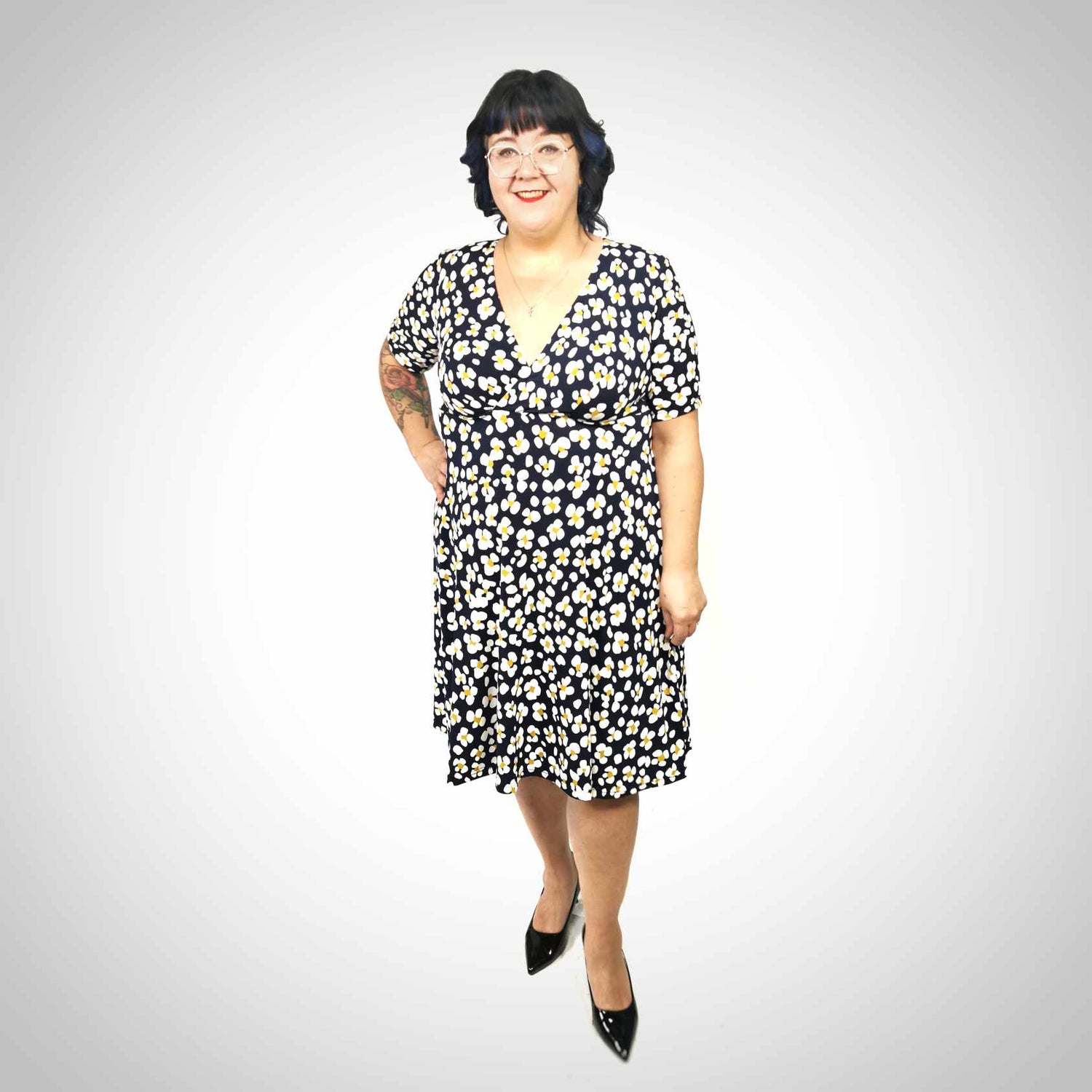 Robe taille plus cache-coeur marguerites bleu