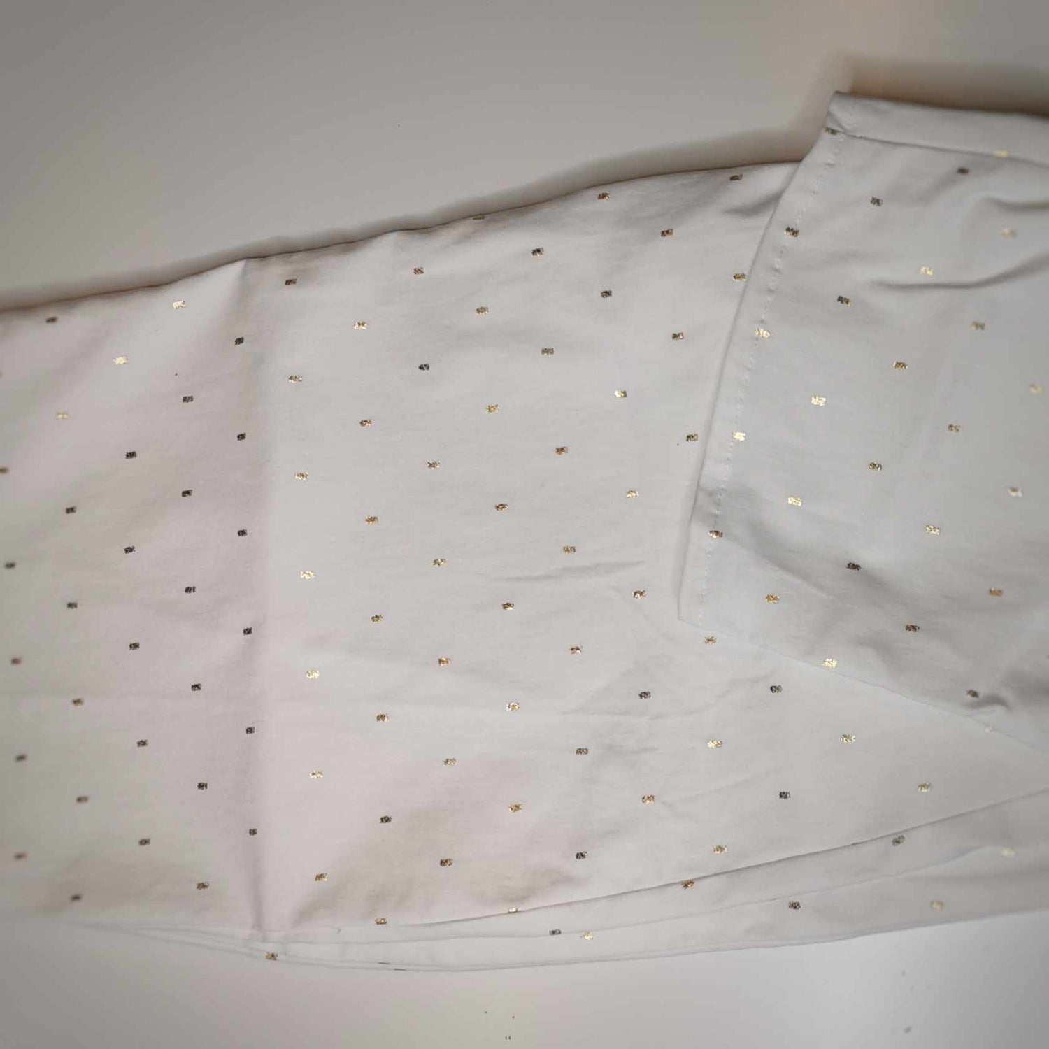 Capri taille plus attachant à l'arrière blanc motif doré